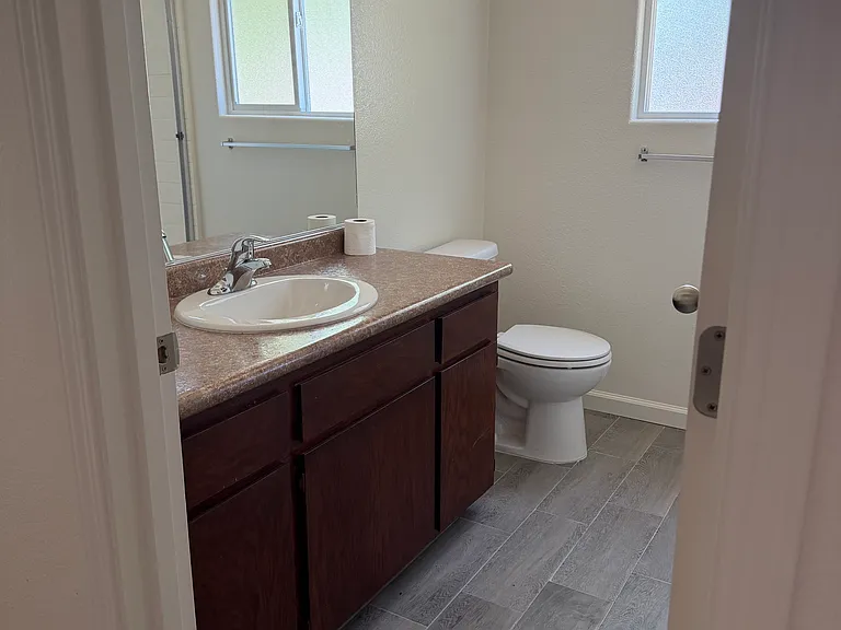 619 W Glaze Ave #C — Photo 7