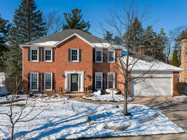 1137 Kenilworth Cir, Naperville, IL 60540