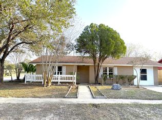 1212 fairview, Beeville, TX 78102