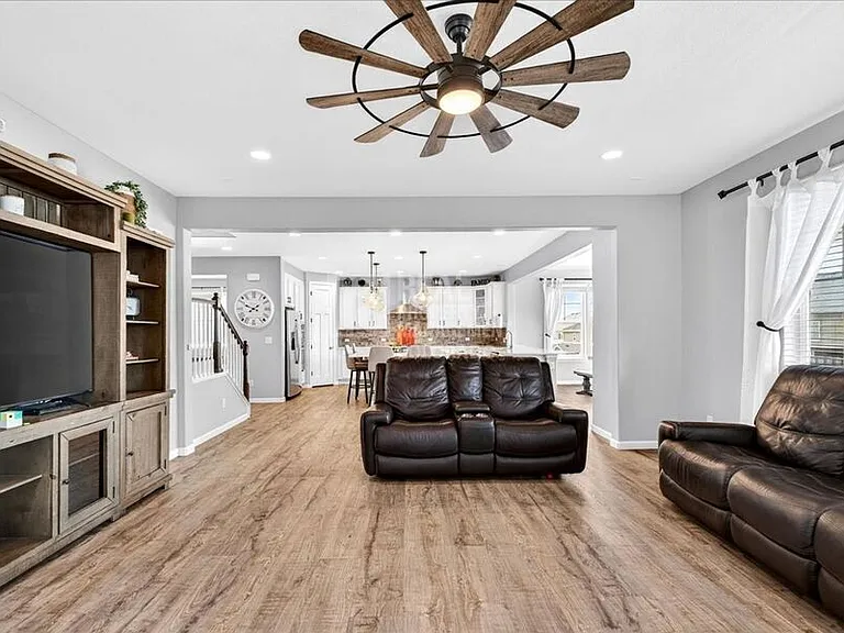 5176 Ditmars Trl — Photo 11
