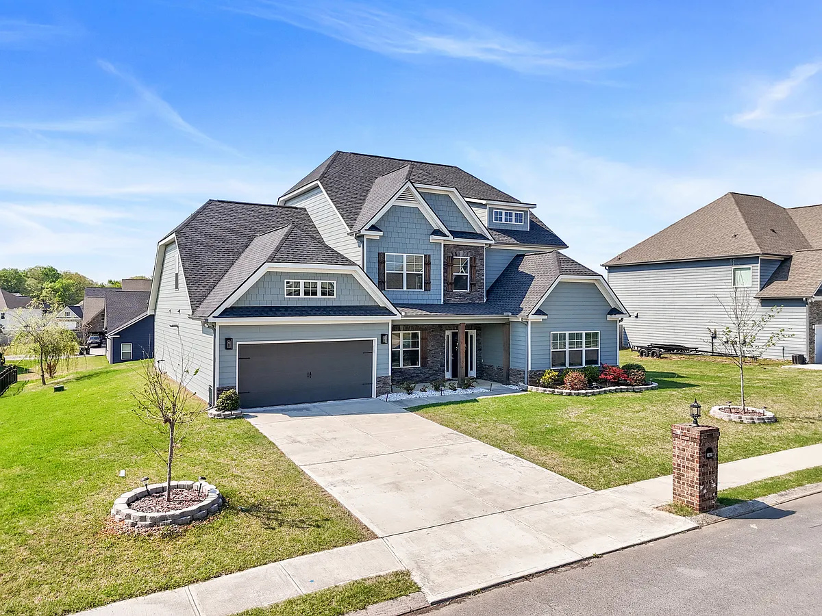 Building Photo - 7435 Red Poppy Dr