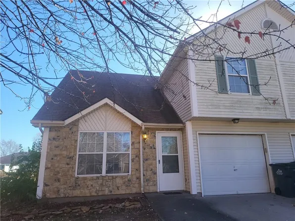 1101 Dean Dr, Grain Valley, MO 64029