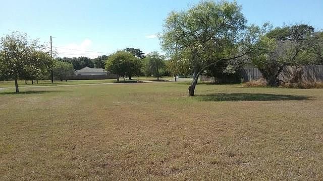 1st image of 105 Teresa Ln