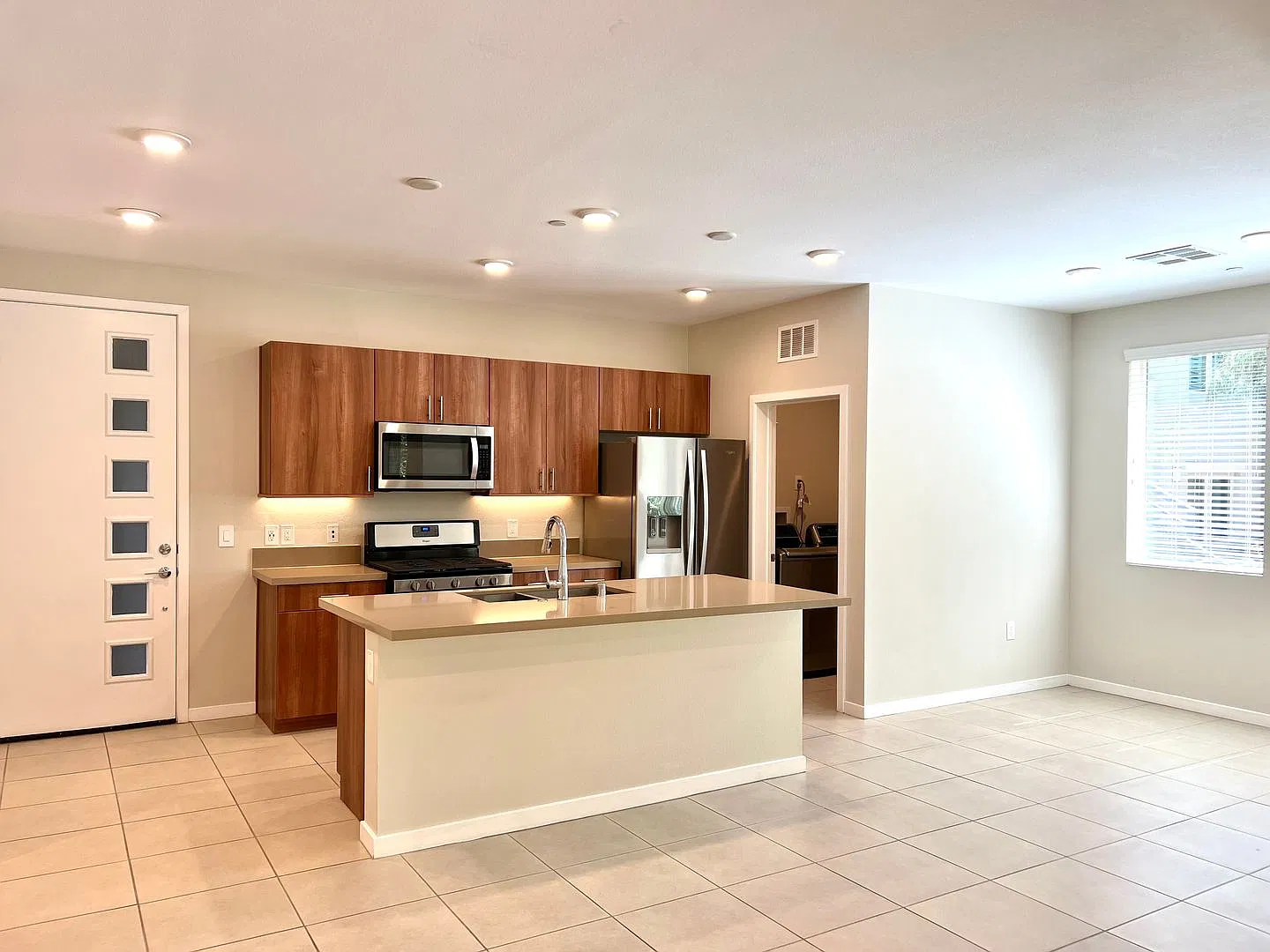 11237 Rainbow Peak Ave — Photo 4