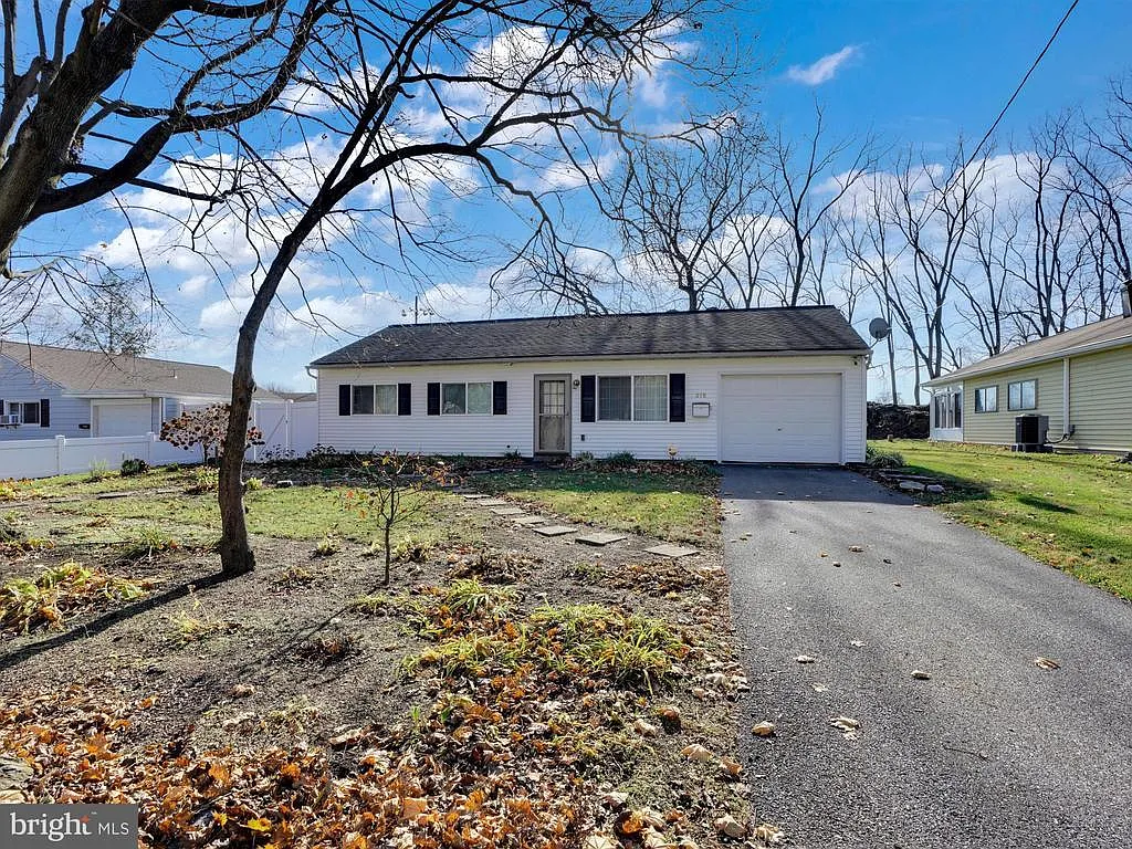 315 Lania Dr photo 1