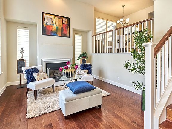 2nd image of 4697 Torrey Pines Cir