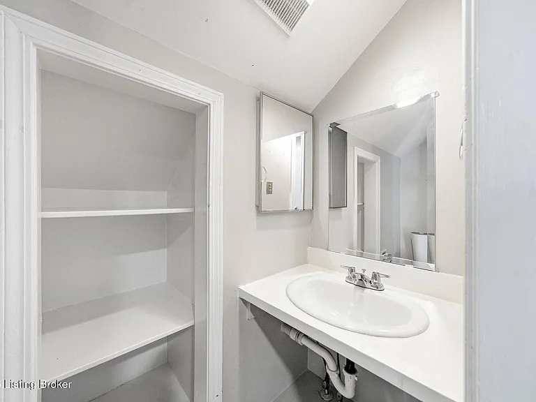 3021 Wedgewood Way — Photo 18