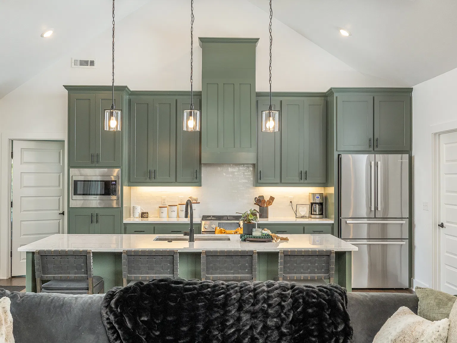 3 bed, 2821 sqft, $2,800 — Photo 3