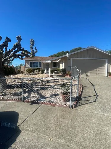 300 Swan Way Photo 1