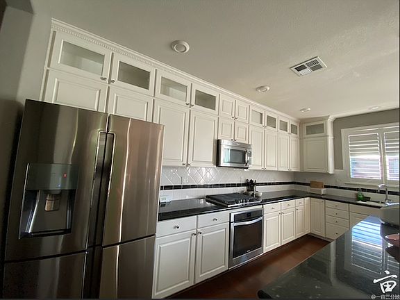 4th image of 1771 Lucretia Ave