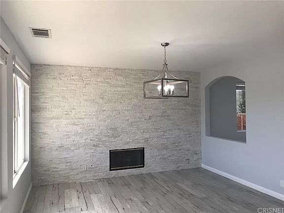 3rd image of 23820 Oakhurst Dr