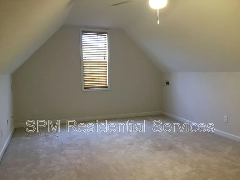 602 Azalea Dr — Photo 6