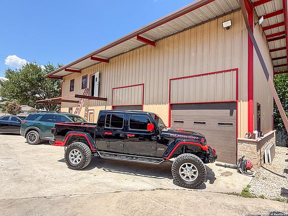 3rd image of 6766 Crestway