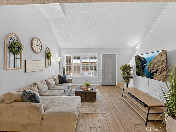 5th image of 435 W 9th St Unit B3