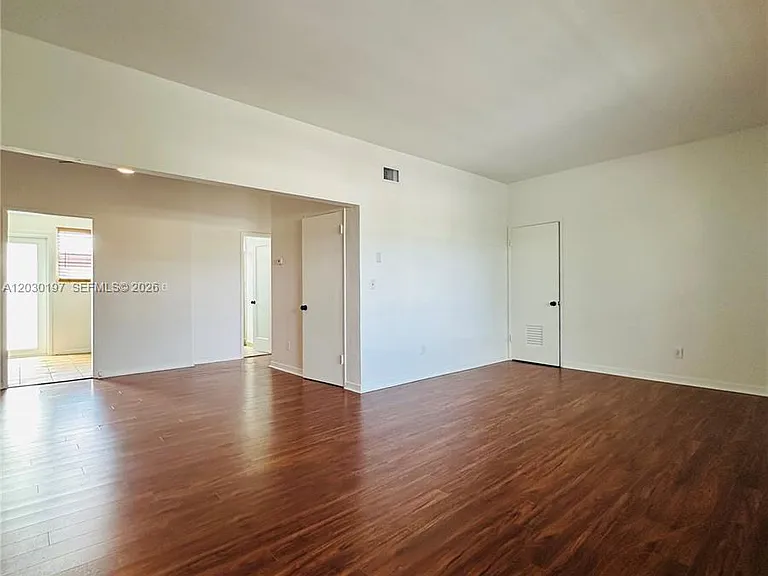 1905 Calais Dr #6 — Photo 6