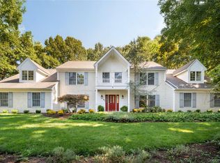 6 Davids Way, Port Jefferson, NY 11777