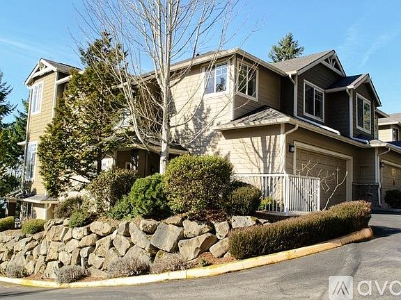 2nd image of 3500 E Lake Sammamish Pkwy SE Unit 6102