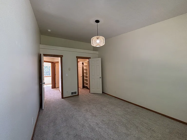610 Maple St #MAIN — Photo 19