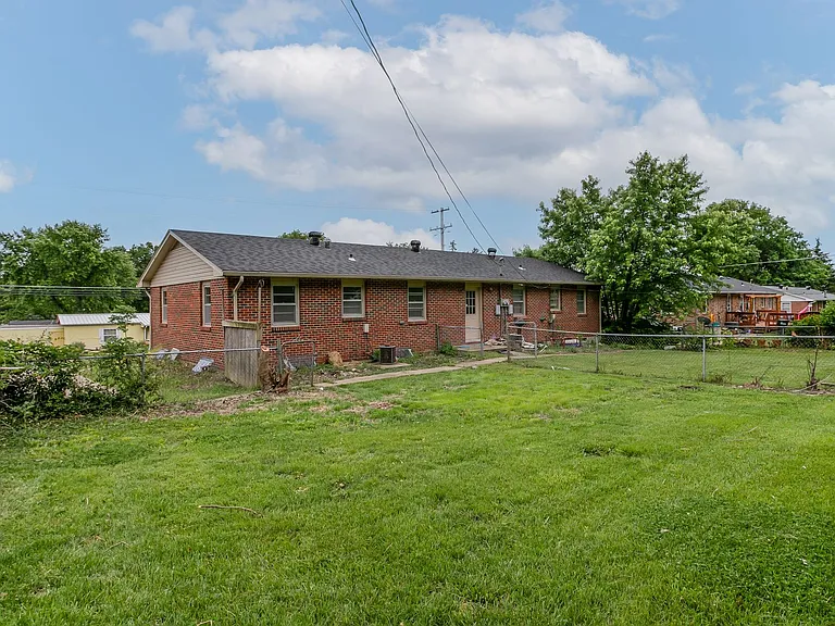 3611 Rock Quarry Rd — Photo 4