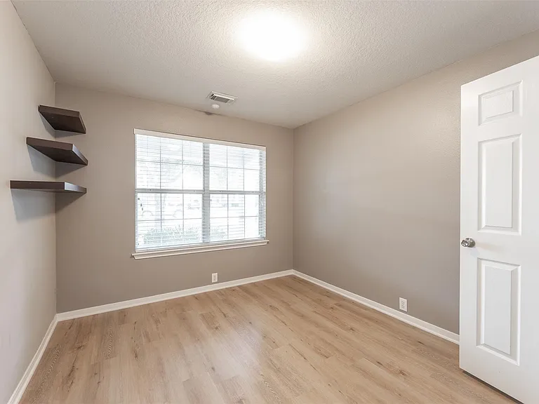 16522 Grenada Falls Dr — Photo 20