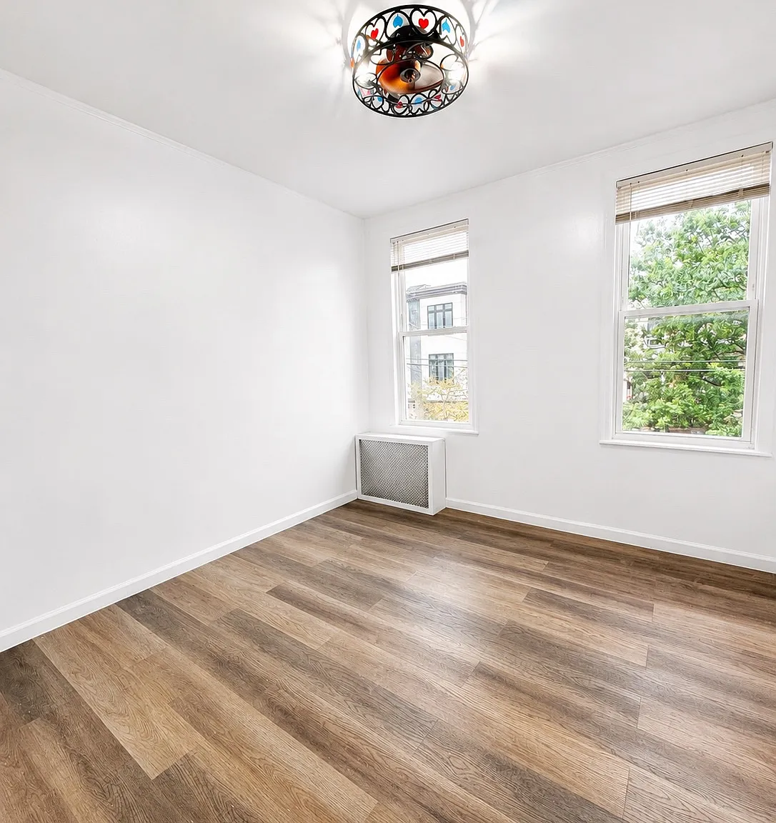 3 bed, 988 sqft, $2,475 — Photo 3