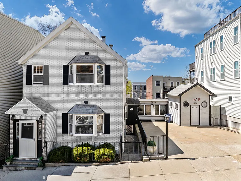 51 Gates St — Photo 1