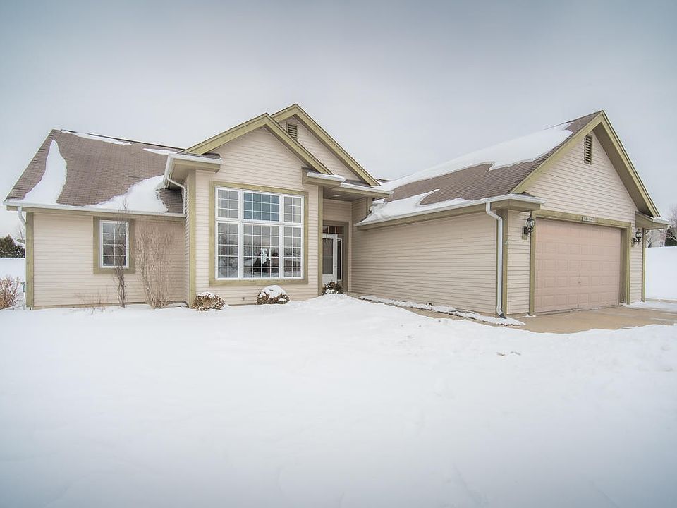 1st image of W208N16481 Saint Andrews Ct