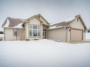 W208N16481 Saint Andrews Ct, Jackson, WI 53037