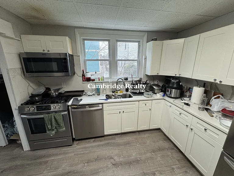 11 Burnham St #1T — Photo 3