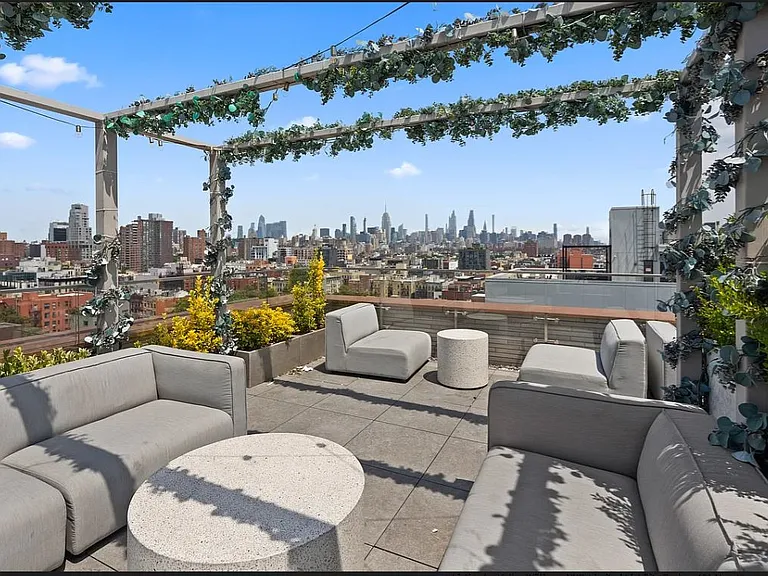 208 Delancey St #9D — Photo 10