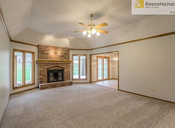 3rd image of 1402 NW Woodcreek Cir