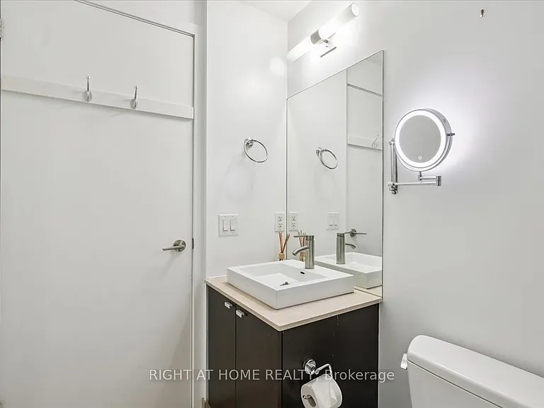 105 Queens Cay W #1607 — Photo 11