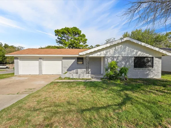 1228 Cavender Dr, Hurst, TX 76053