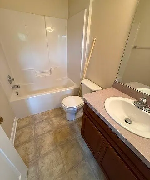2635 Fairmount Ln — Photo 11