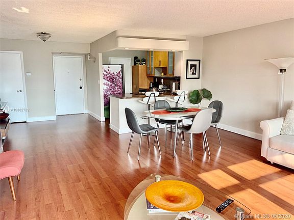 4th image of 10101 E Bay Harbor Dr APT 401