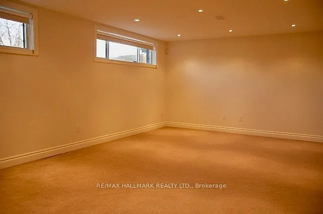 162 Combe Ave — Photo 11