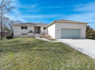 8359 Victoria St, Haysville, KS 67060