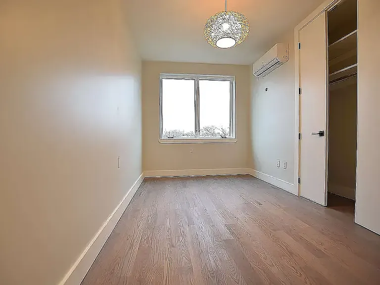 987 Rogers Ave #4F — Photo 5