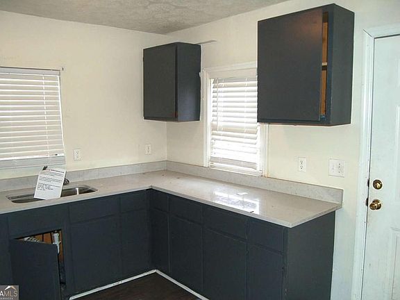 2nd image of 856 Beckwith St SW