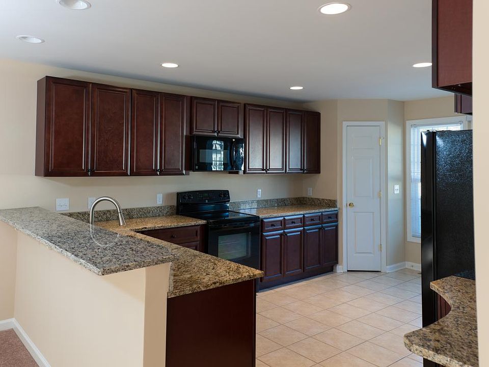 2nd image of 210 Bell Tower Ct