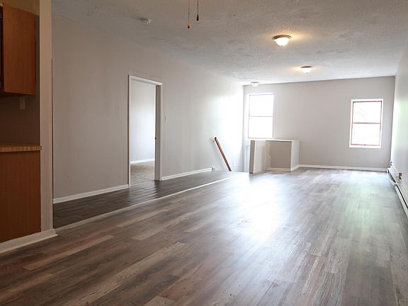 5th image of 1908 Pine Ave APT 2