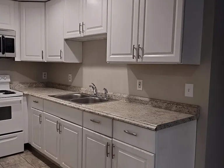 1920 Dallas Ave #5 — Photo 8
