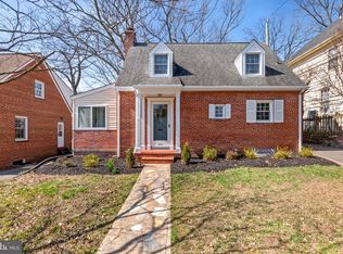 2612 S Fern St, Arlington, VA 22202