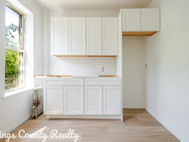 94 Harrison Pl #2R — Photo 13