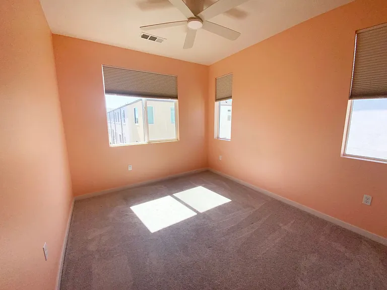 5460 Shorefront Dr #135 — Photo 21