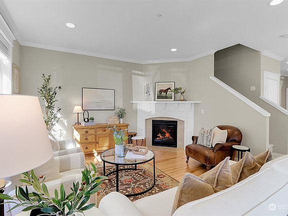 4th image of 1848 10th Avenue NE