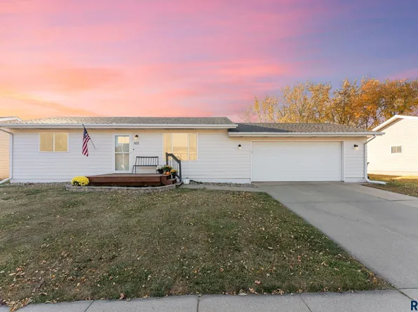 601 N Poplar Ave, Tea, SD 57064