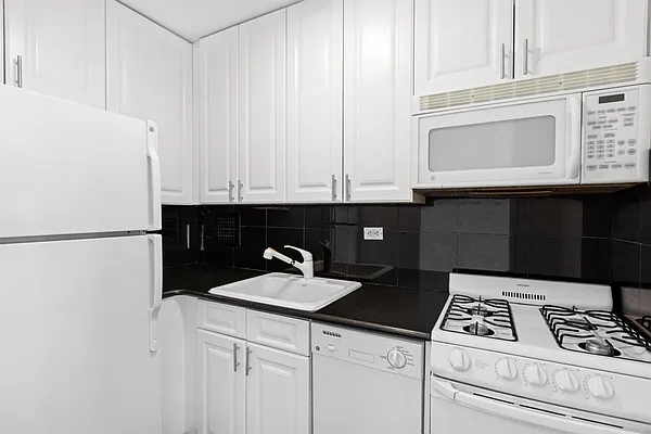 Rented by GoodRock Realty | media 16