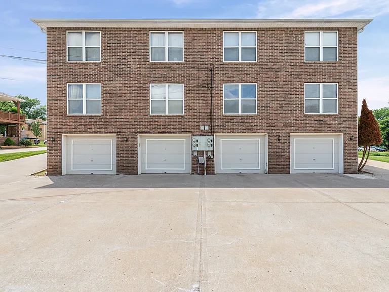 11205 N McGee St #11205 — Photo 11