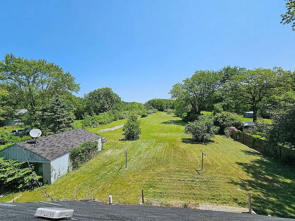 816 N Crissey Rd photo 1